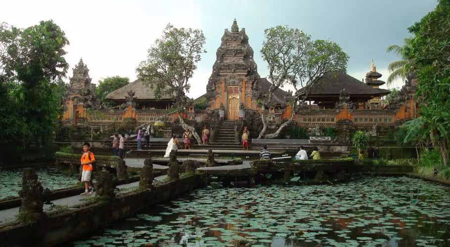 Pura Taman Saraswati Temple in Ubud Pura Taman Saraswati Temple in Ubud